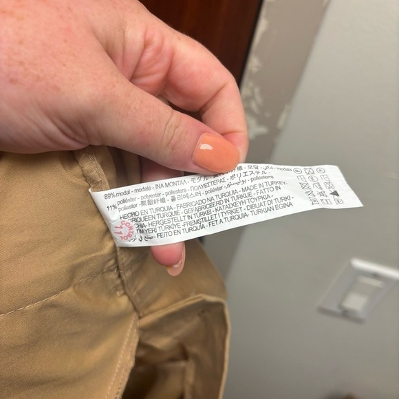 Zara Flowy Pleated Pants - Picture 13 of 13